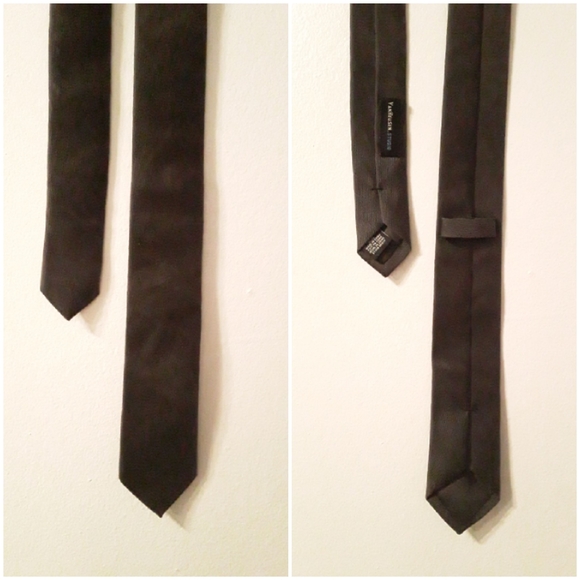 Van Heusen Men's Thin NeckTie - Picture 1 of 7